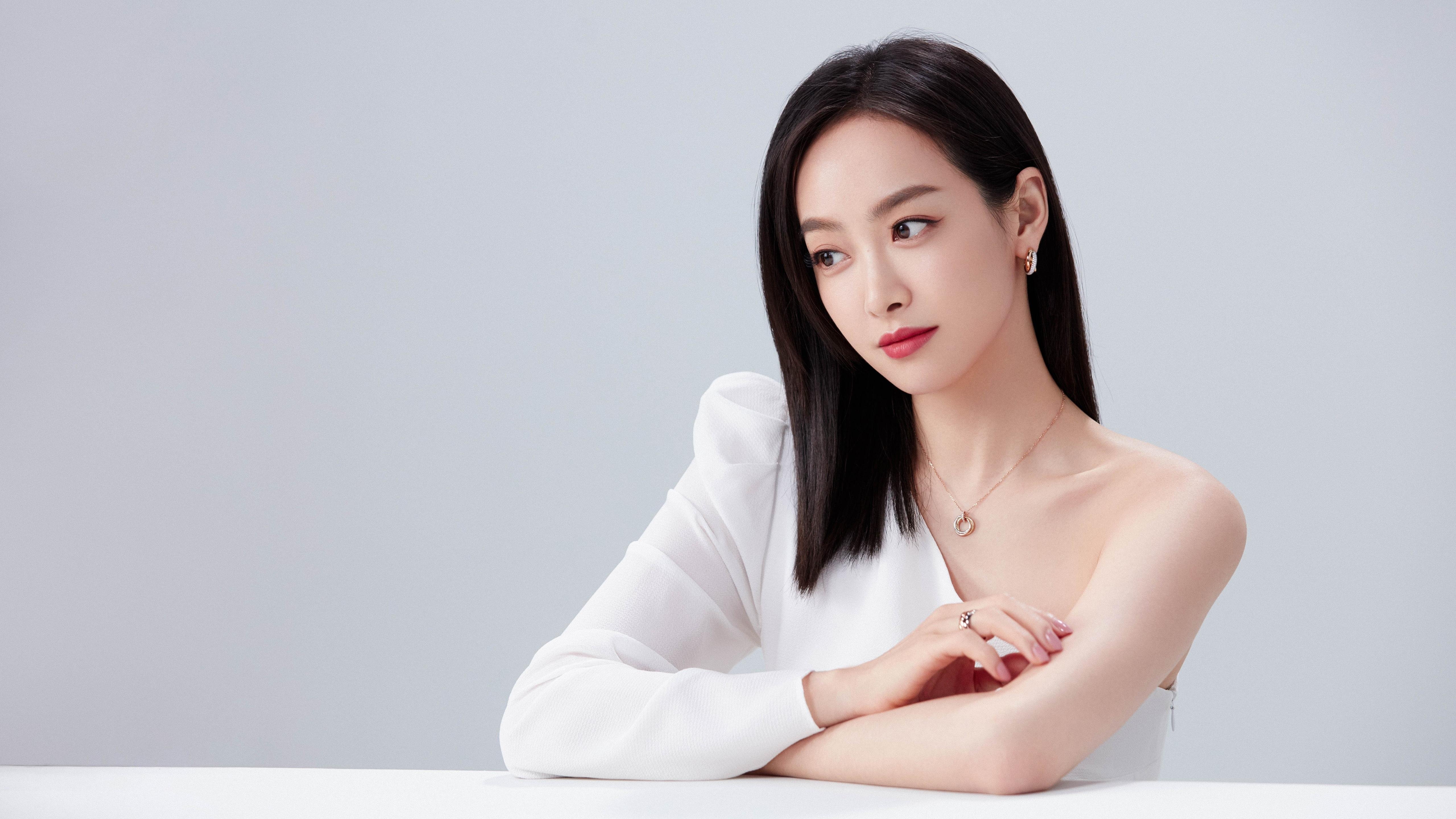“总决赛第一场：火花四溅，焦点瞬间持续登顶热搜”，总决赛现场
