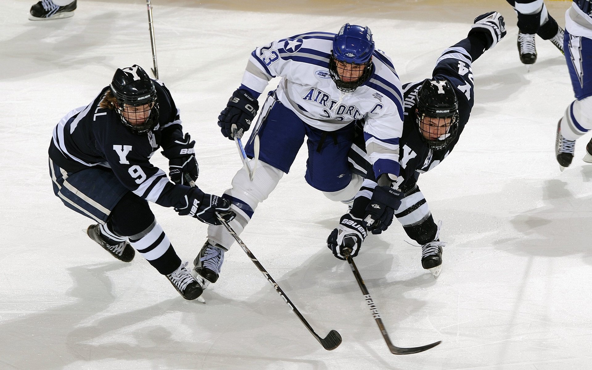 羽毛球奥运模拟赛开打，新人崭露头角战胜名将，羽毛球模拟训练方案
